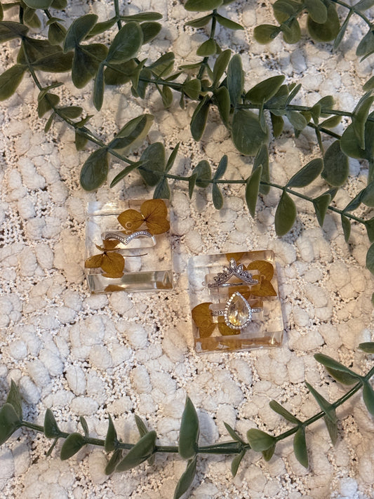 Square Floral Ring holder set - b