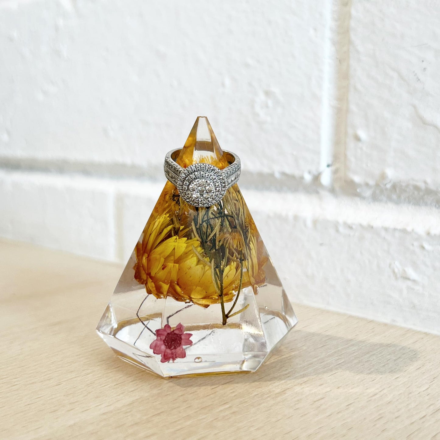 CORAL - Small Ring Holder