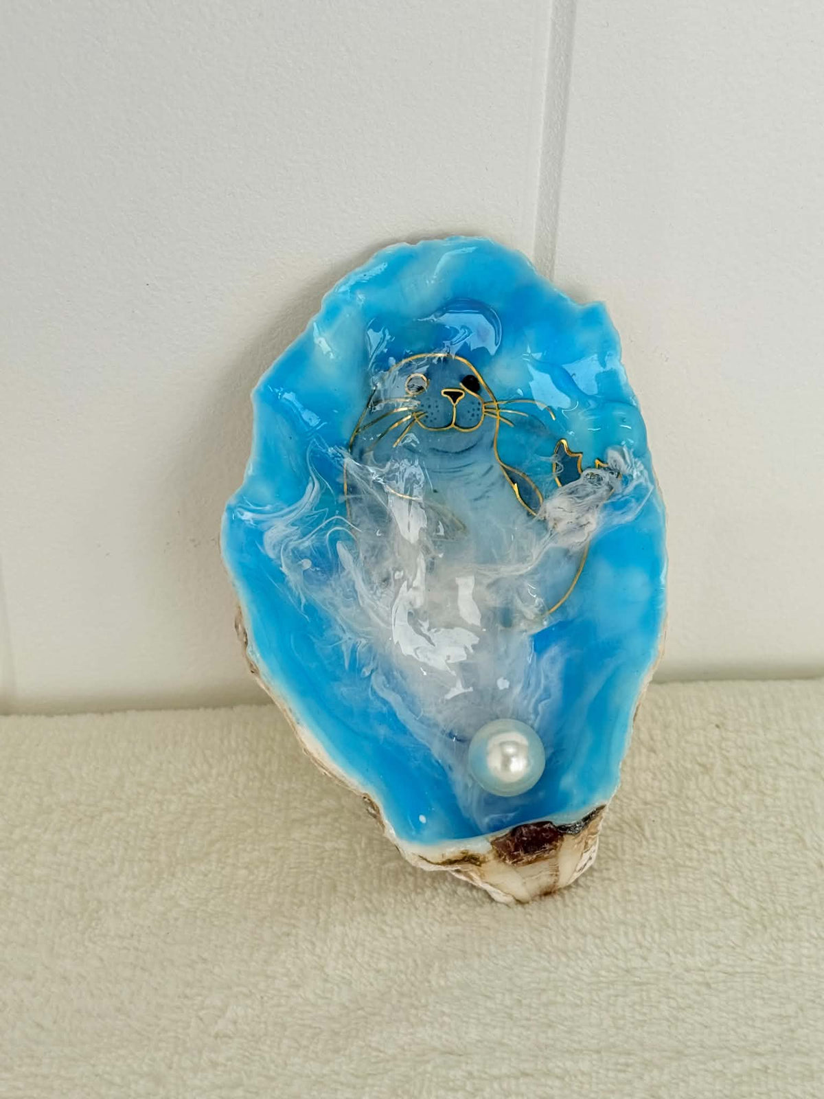 Oyster Shell - B - christmas