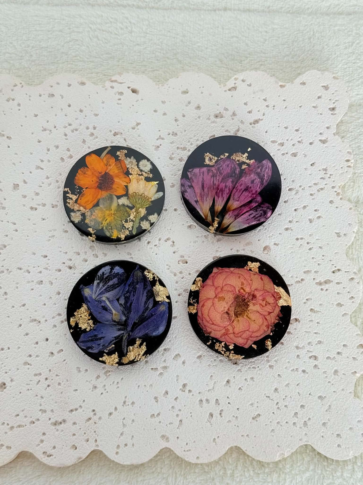 Floral Magnets - G - christmas